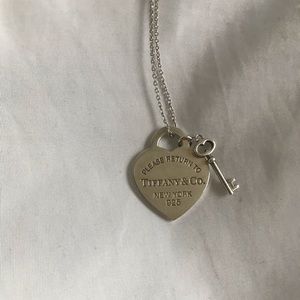 return to tiffany’s necklace